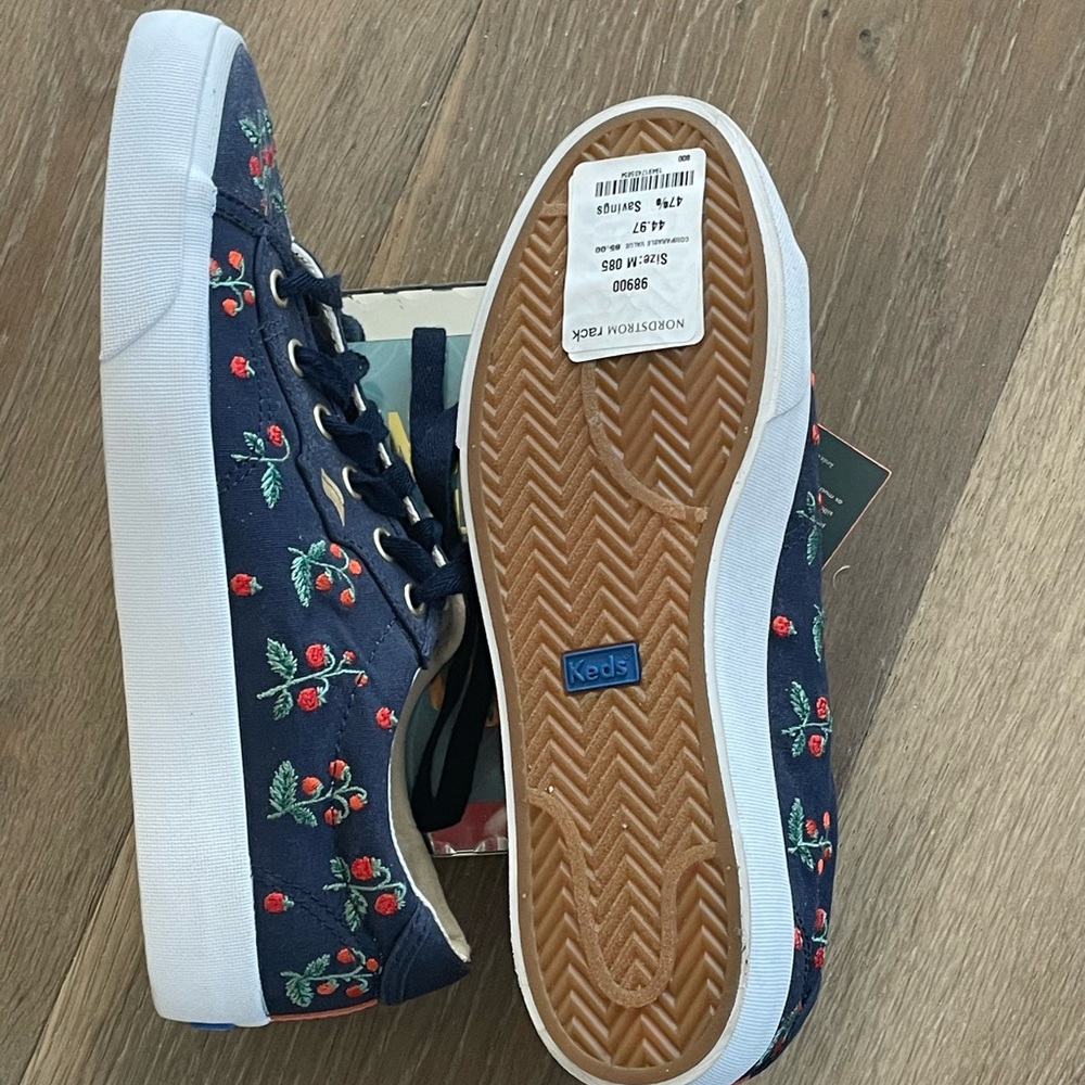 Keds Rifle Company Crew Kick Strawberry Embroidered Sneaker - Picture 7 of 11